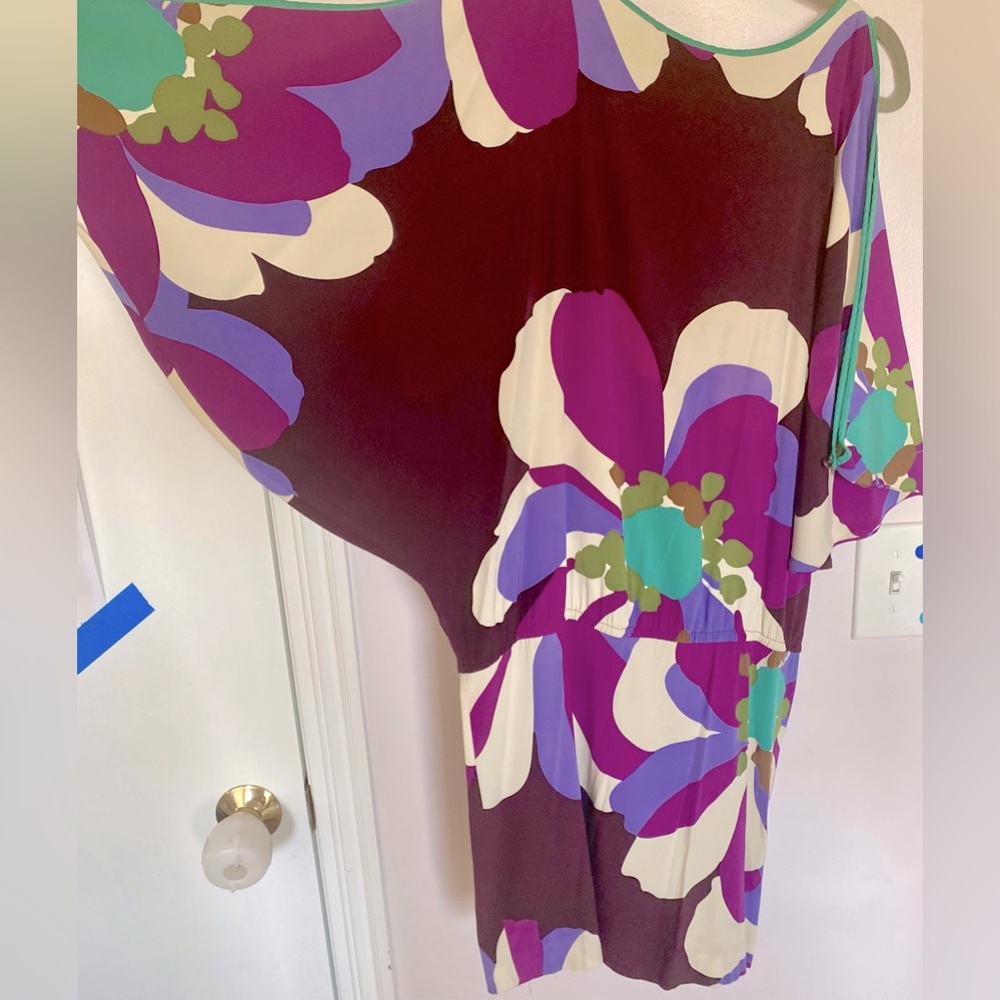 Nicole Miller — Silk/Spandex blend Dress— Retro Floral Print